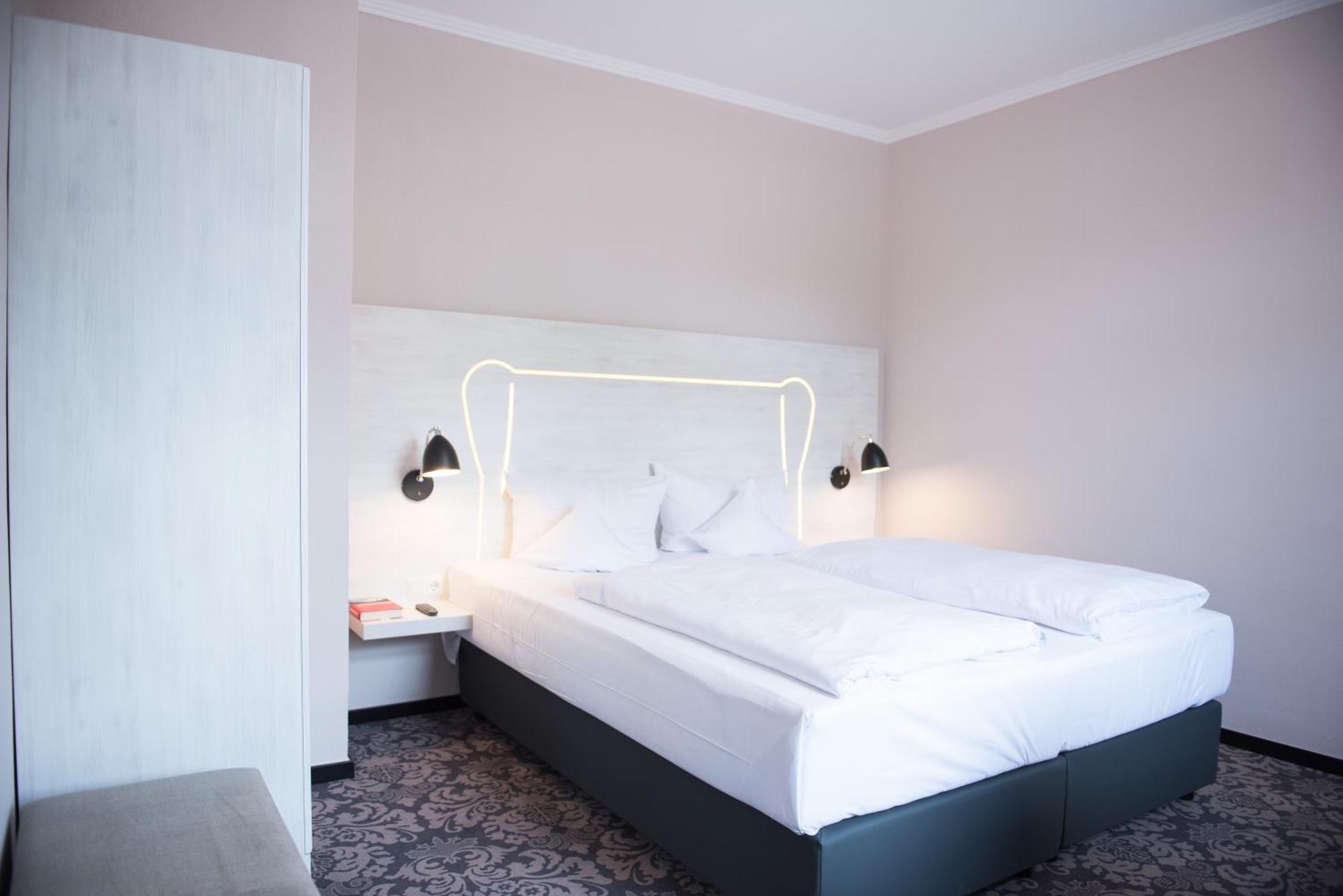 Parkhotel Schillerhain Kirchheimbolanden Rom bilde