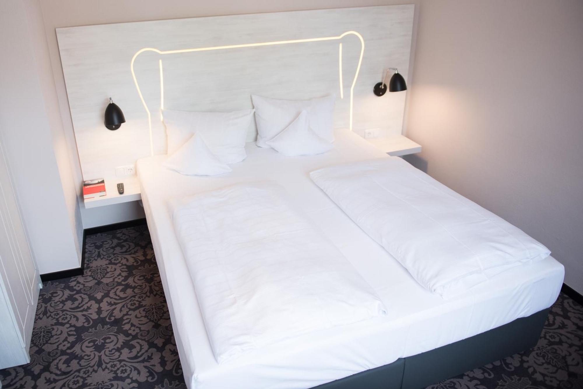 Parkhotel Schillerhain Kirchheimbolanden Rom bilde